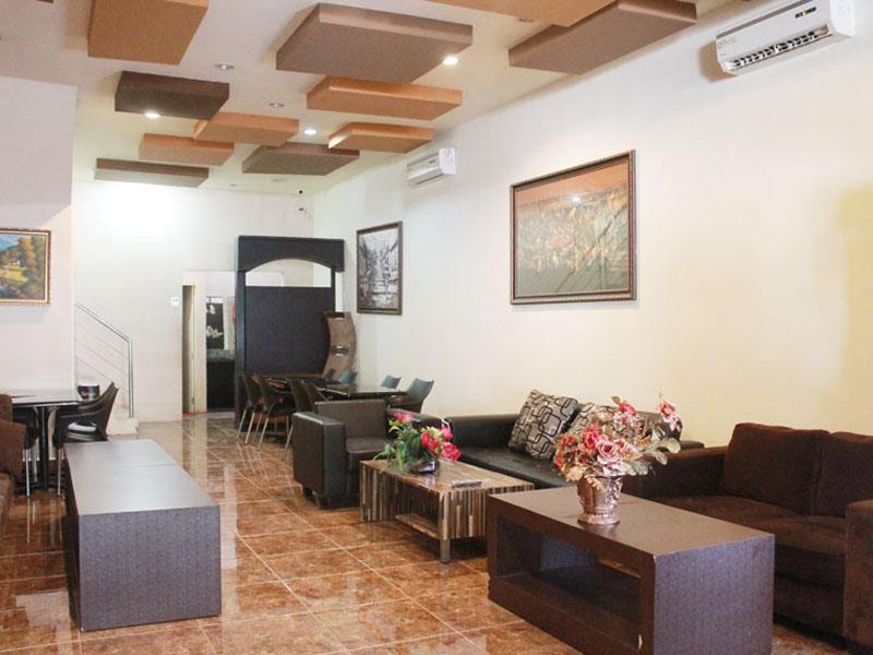 Hotel Paramount Biringkanya Экстерьер фото