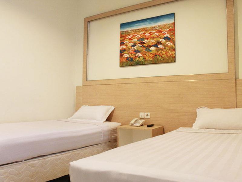 Hotel Paramount Biringkanya Экстерьер фото