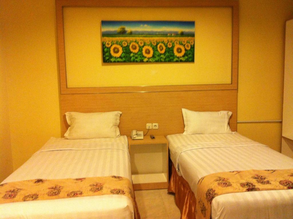 Hotel Paramount Biringkanya Экстерьер фото